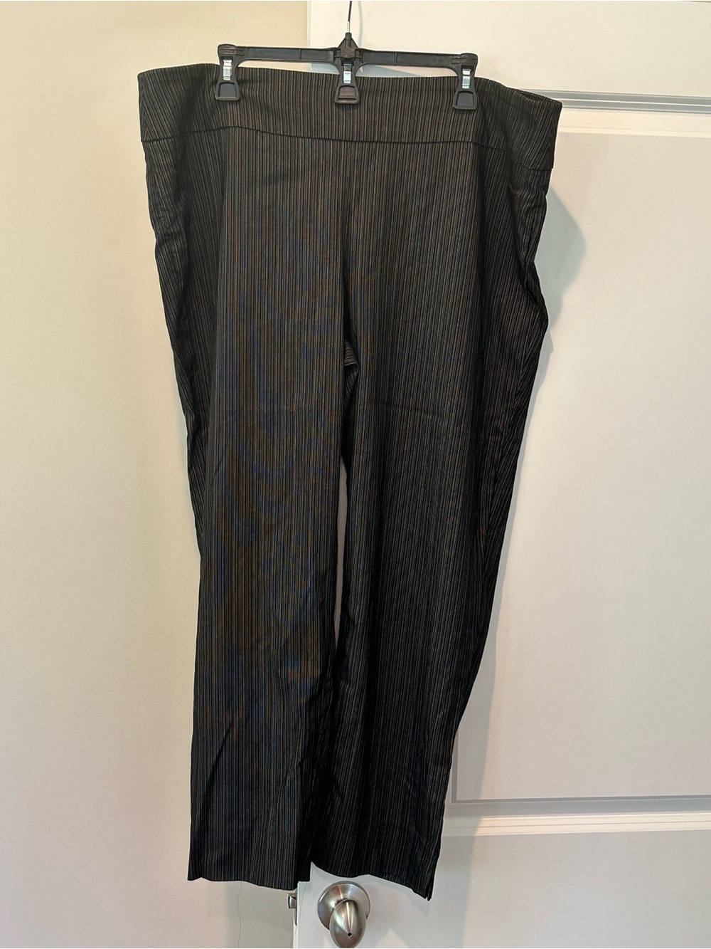Valerie Stevens 18 W Black Pinstripe Straight-Leg Pants